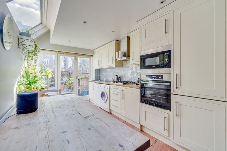 2 bedroom cottage, Railway Side, London SW13 - Let Agreed