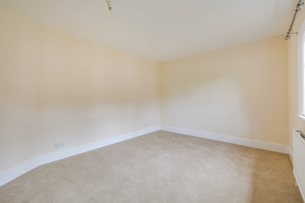 3 bedroom house, Kew Green, Richmond TW9 - Under Offer