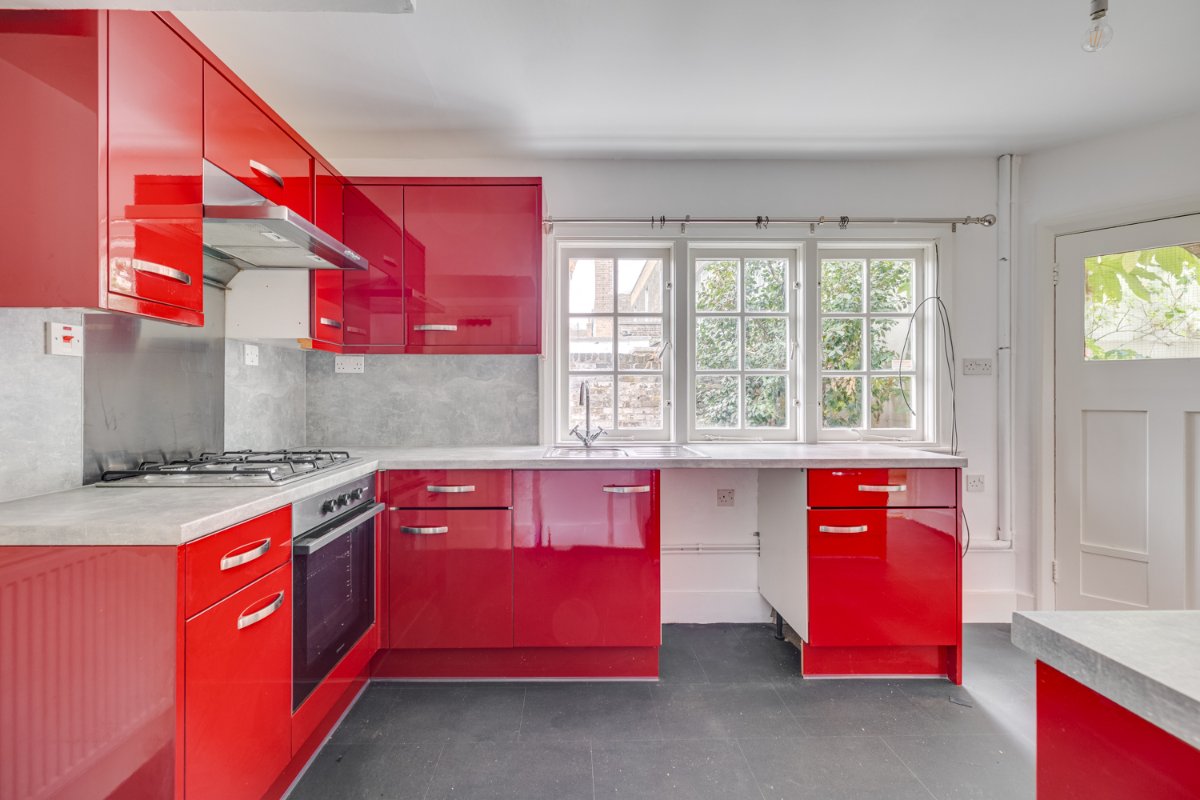 3 bedroom house, Kew Green, Richmond TW9 - Under Offer