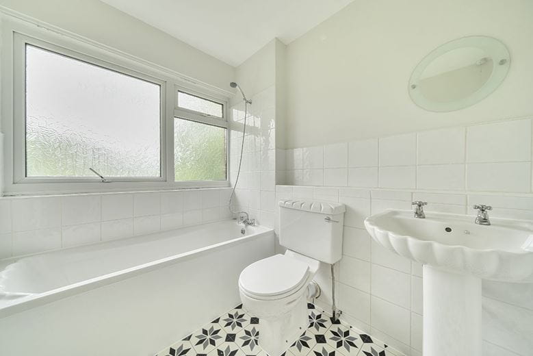 3 bedroom house, Breamwater Gardens, Richmond TW10 - Available