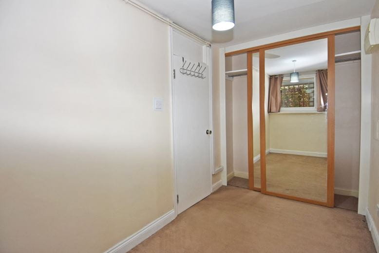 1 bedroom maisonette, Hardwicke Road, Richmond TW10 - Available