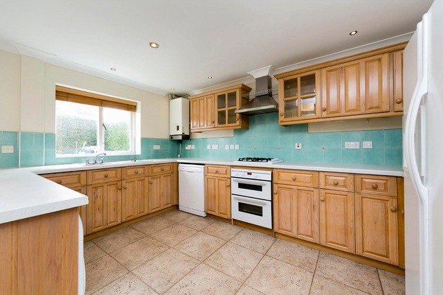3 bedroom house, Lower Grove Road, Richmond TW10 - Available