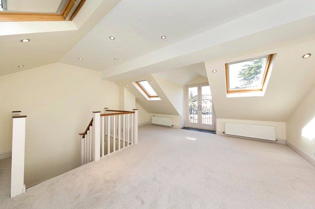 3 bedroom house, Lower Grove Road, Richmond TW10 - Available