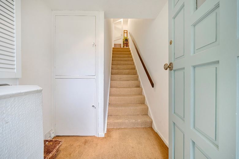 2 bedroom maisonette, Watermill Close, Richmond TW10 - Let Agreed