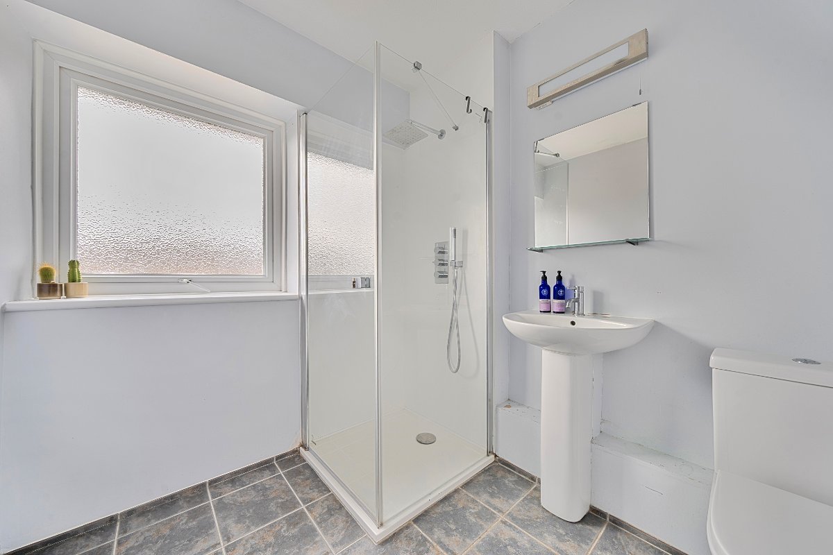 2 bedroom maisonette, Watermill Close, Richmond TW10 - Let Agreed