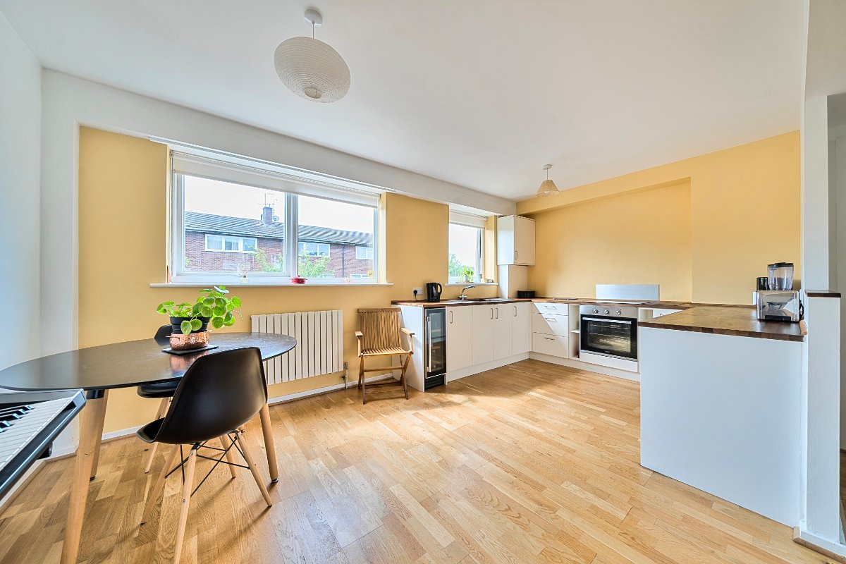 2 bedroom maisonette, Watermill Close, Richmond TW10 - Let Agreed