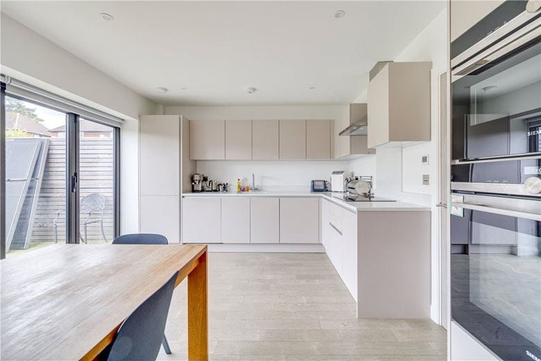 3 bedroom house, Harlow Gardens, Kingston upon Thames KT1 - Available