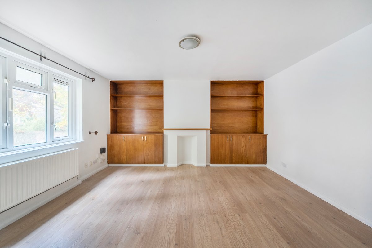 3 bedroom maisonette, Ham Street, Richmond TW10 - Let Agreed