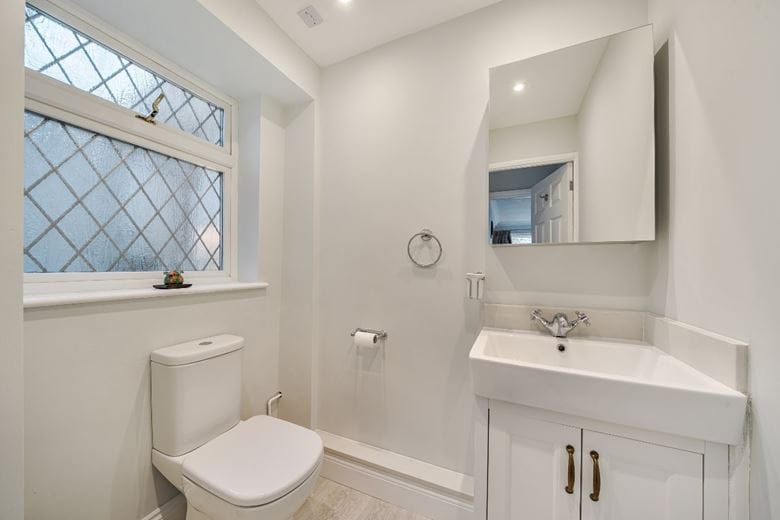 4 bedroom house, Latchmere Close, Richmond TW10 - Available