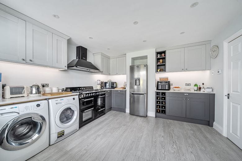 4 bedroom house, Latchmere Close, Richmond TW10 - Available