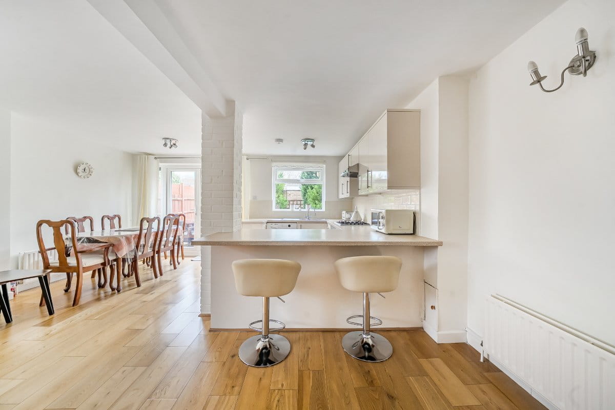 4 bedroom house, Breamwater Gardens, Richmond TW10 - Available