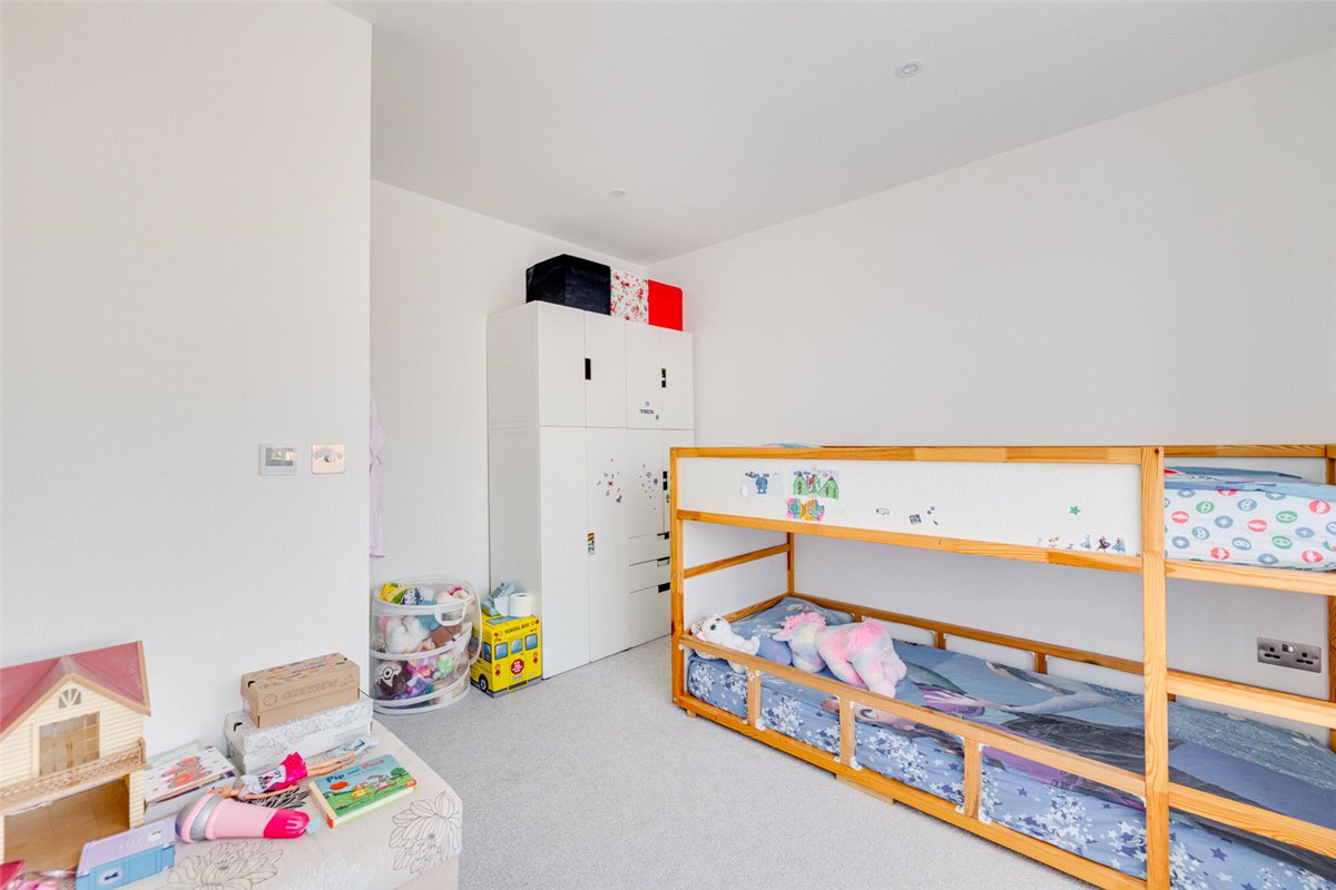 3 bedroom house, Harlow Gardens, Kingston upon Thames KT1