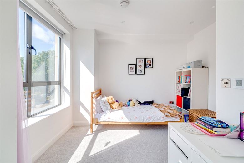 3 bedroom house, Harlow Gardens, Kingston upon Thames KT1