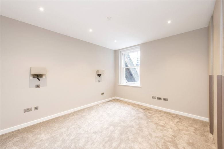 1 bedroom flat, King Street, Hammersmith W6 - Let Agreed