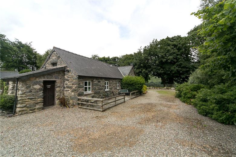  bedroom house, Sarnau, Bala LL23 - Available