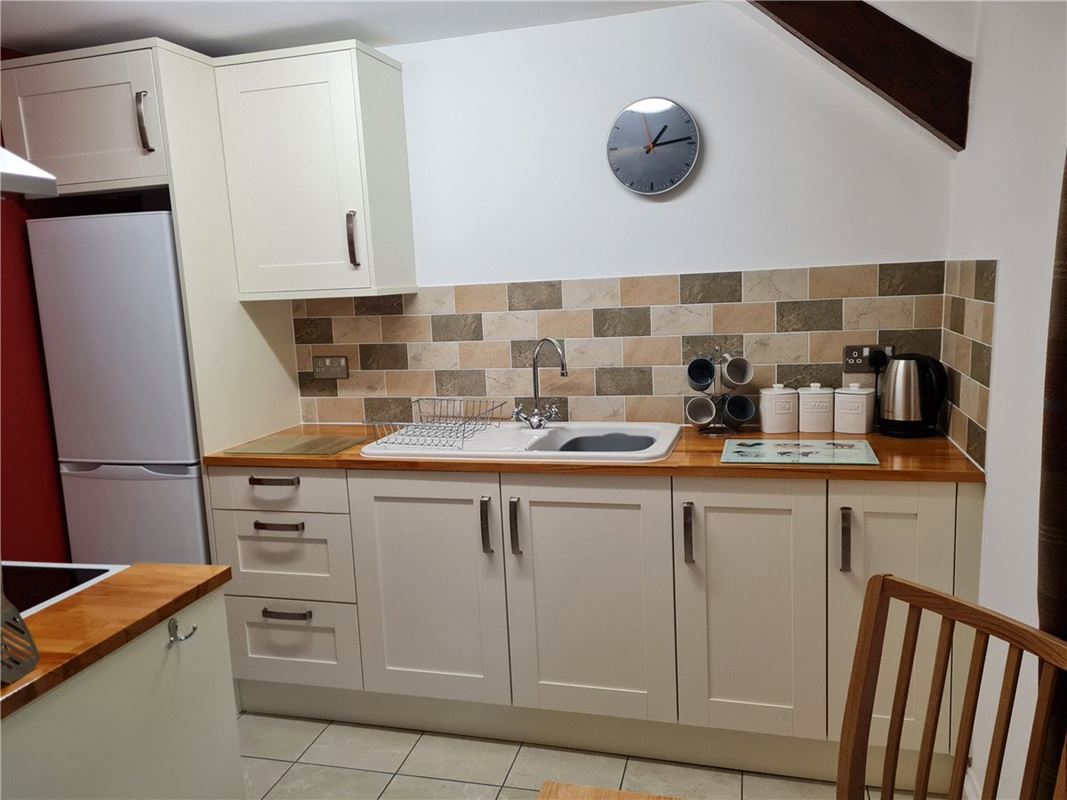  bedroom house, Sarnau, Bala LL23 - Available