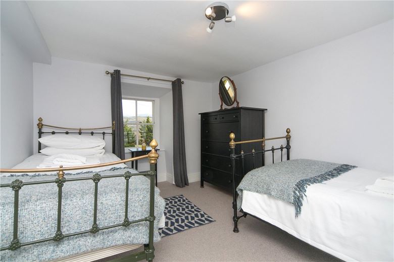  bedroom house, Ynys, Talsarnau LL47 - Available