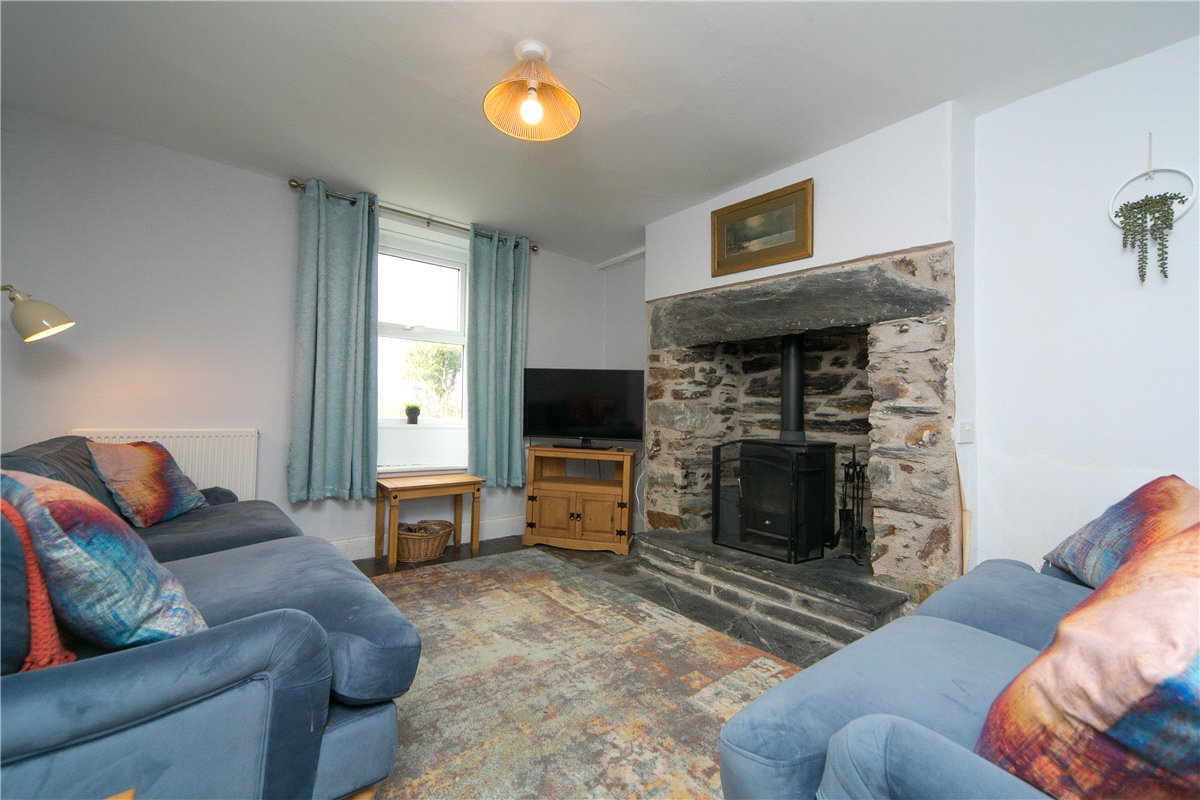  bedroom house, Ynys, Talsarnau LL47 - Available