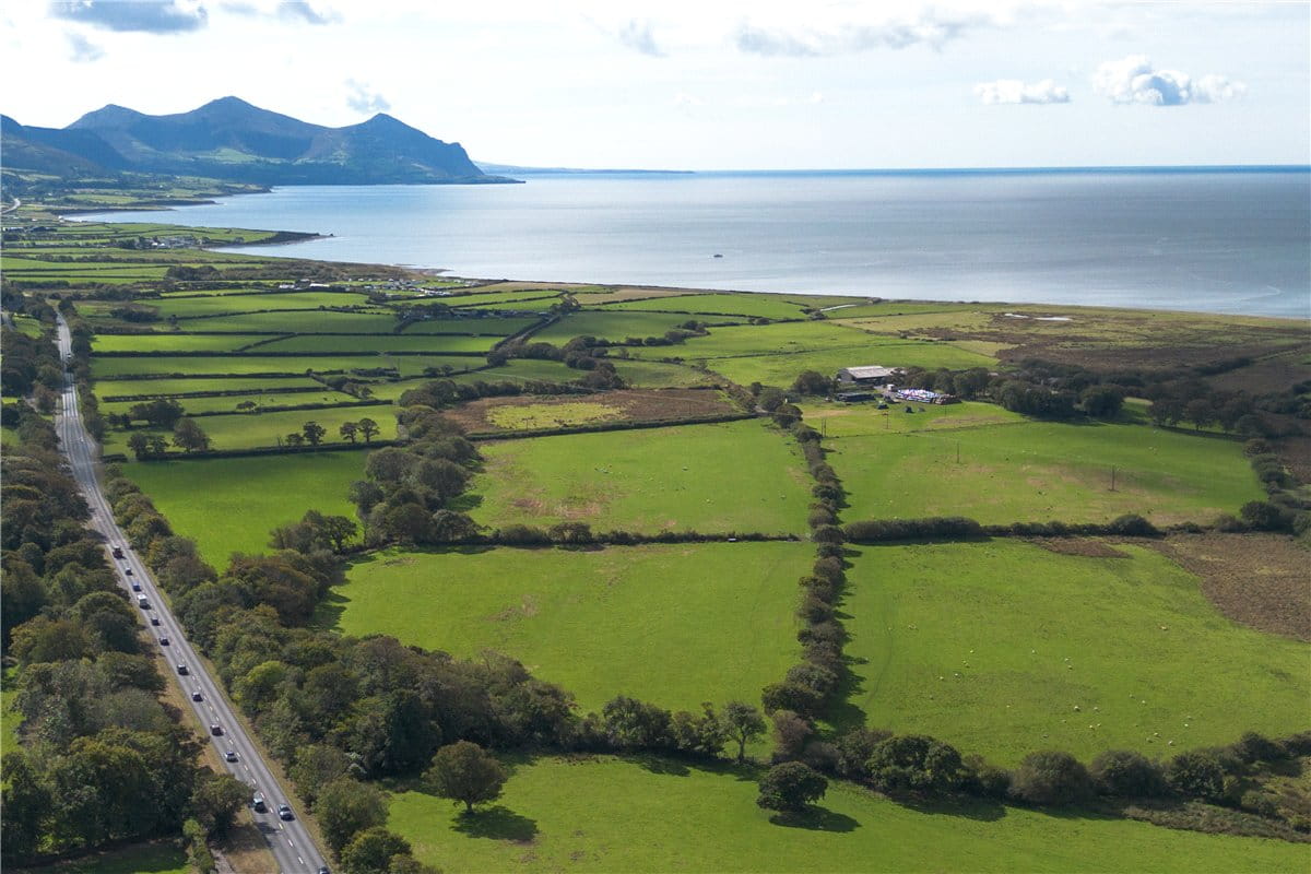901 acres Country Estate, Caernarfon, Gwynedd LL54 - Available