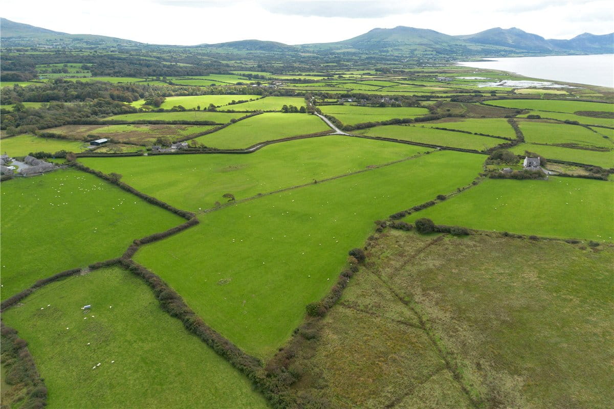 901 acres Country Estate, Caernarfon, Gwynedd LL54 - Available