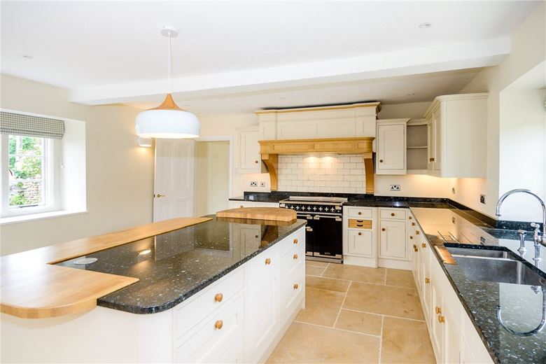 4 bedroom house, Little Cumberwell, Bradford-on-Avon BA15 - Let Agreed