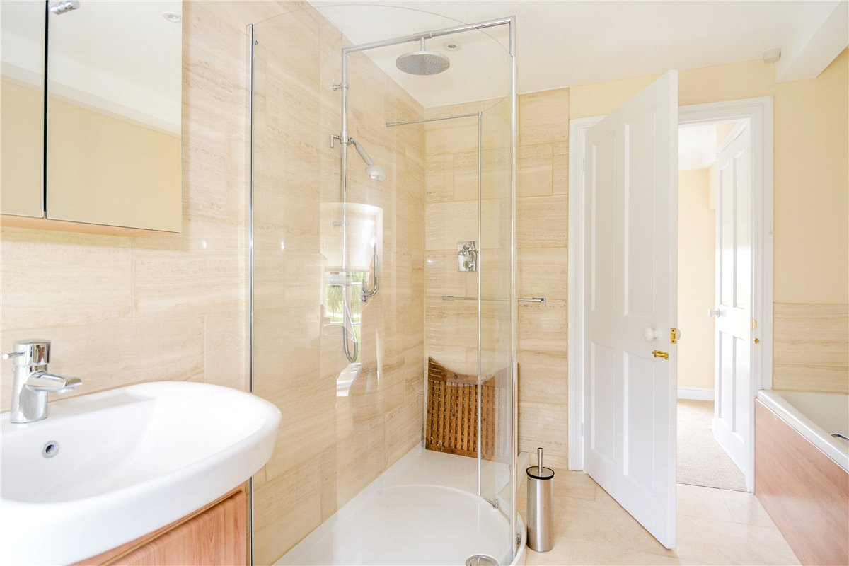 4 bedroom house, Little Cumberwell, Bradford-on-Avon BA15 - Let Agreed