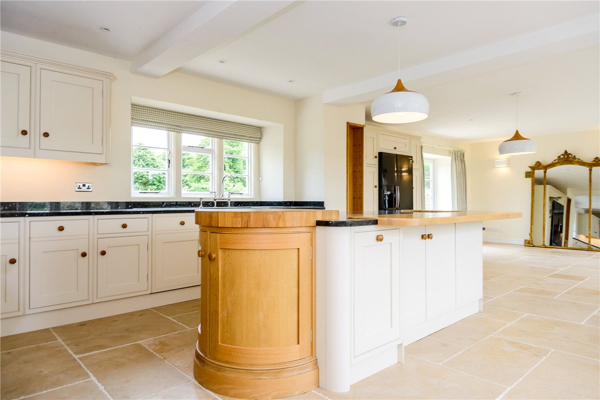 4 bedroom house, Little Cumberwell, Bradford-on-Avon BA15 - Let Agreed