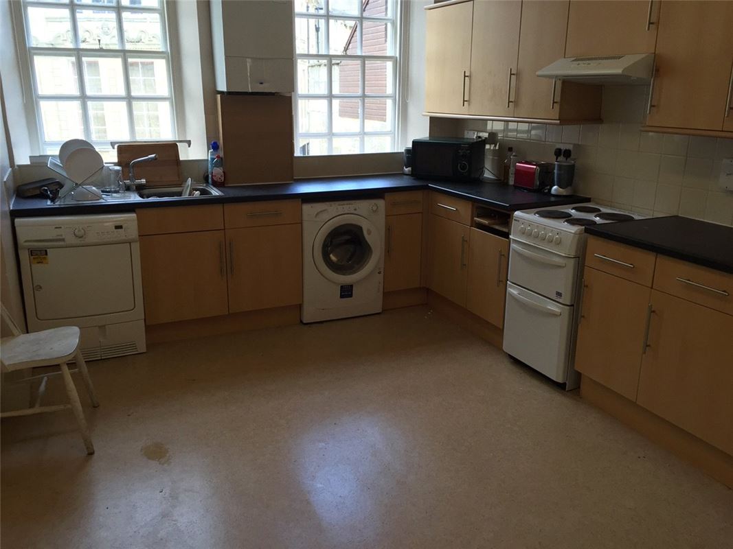 4 bedroom flat, Kingsmead Street, Bath BA1 - Let Agreed