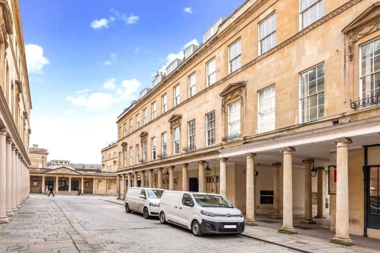 3 bedroom flat, Bath Street, Bath BA1 - Let Agreed