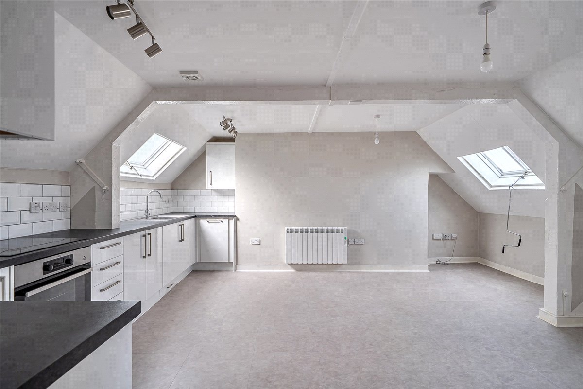 1 bedroom flat, Old Bond Street, Bath BA1 - Available