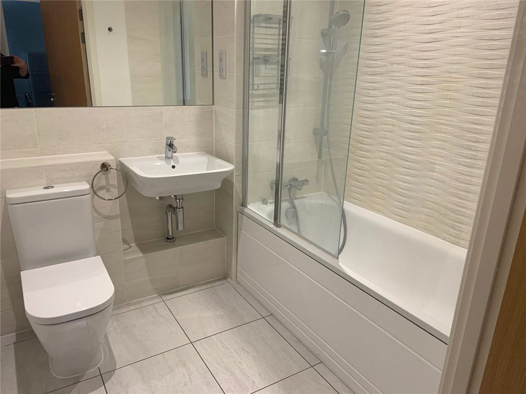 2 bedroom flat, Midland Road, Bath BA2 - Available