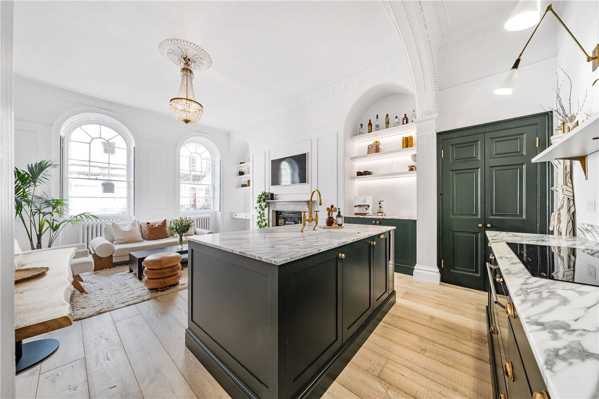 2 bedroom flat, Henrietta Street, Bath BA2