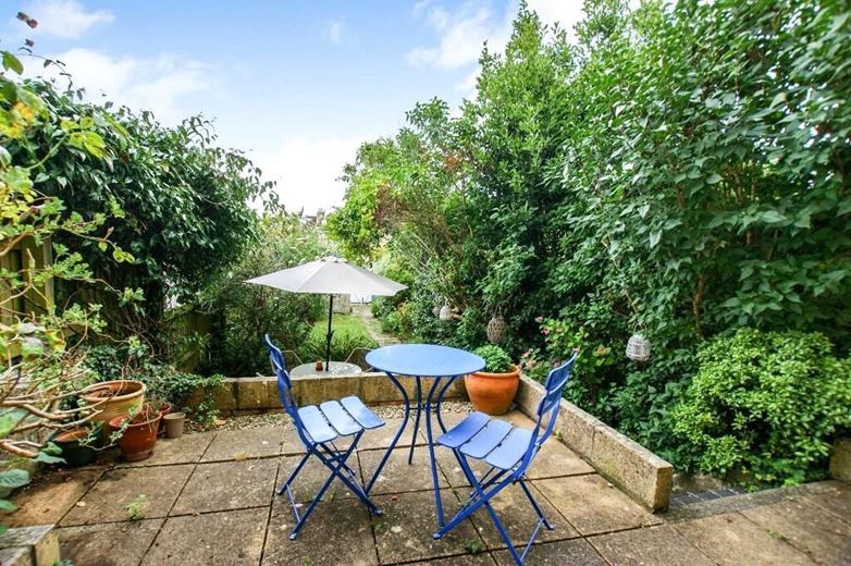 2 bedroom flat, Kennington Road, Bath BA1 - Available