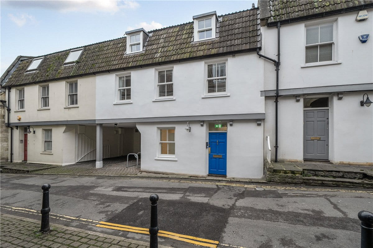 1 bedroom flat, Palace Yard Mews, Bath BA1 - Let Agreed