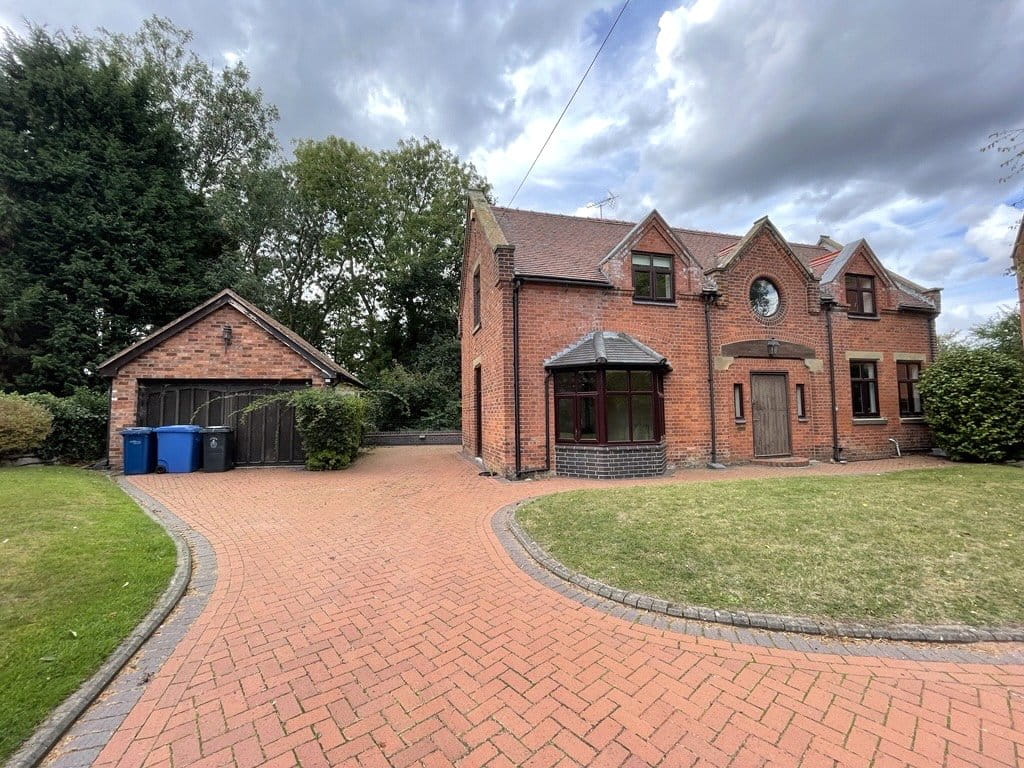 3 bedroom house, School Lane, Hints B78 - Sold STC