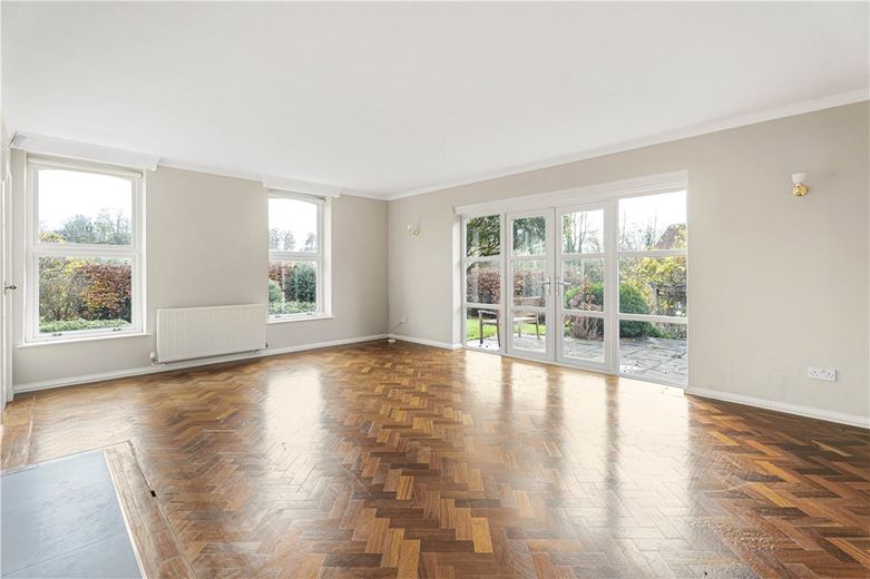 3 bedroom house, Vicarage Road, Stoneleigh CV8 - Available