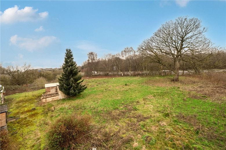 1.2 acres House, Chester Road, Preston Brook WA7 - Available