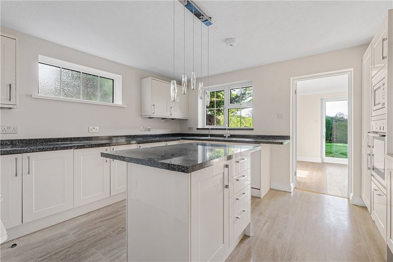 4 bedroom house, Putlowes Drive, Fleet Marston HP18 - Let Agreed