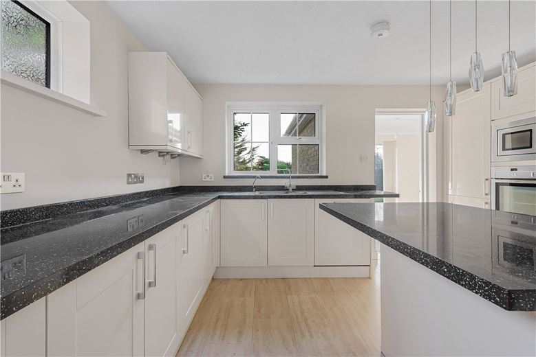 4 bedroom house, Putlowes Drive, Fleet Marston HP18 - Let Agreed