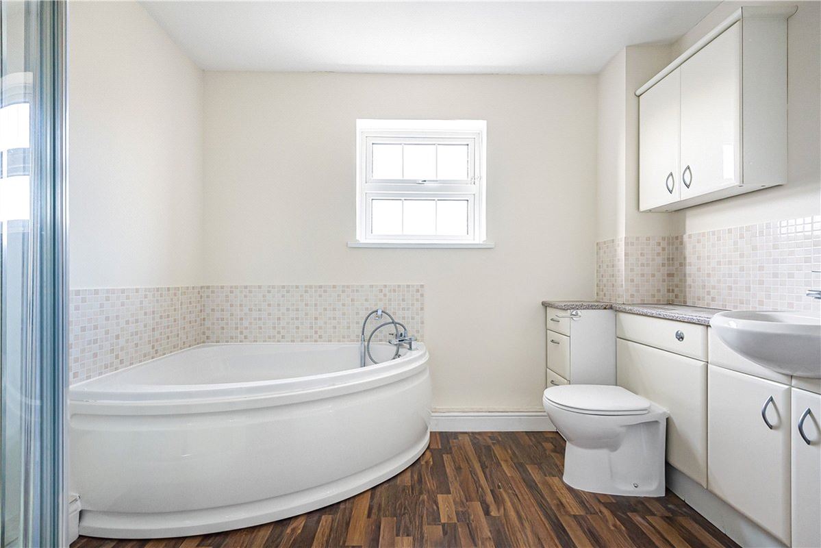 4 bedroom house, Putlowes Drive, Fleet Marston HP18 - Let Agreed