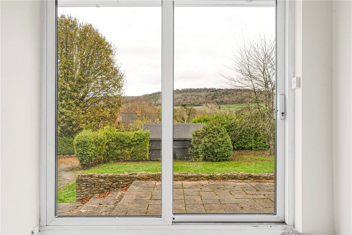 4 bedroom bungalow, South Street, Wendover HP22 - Available