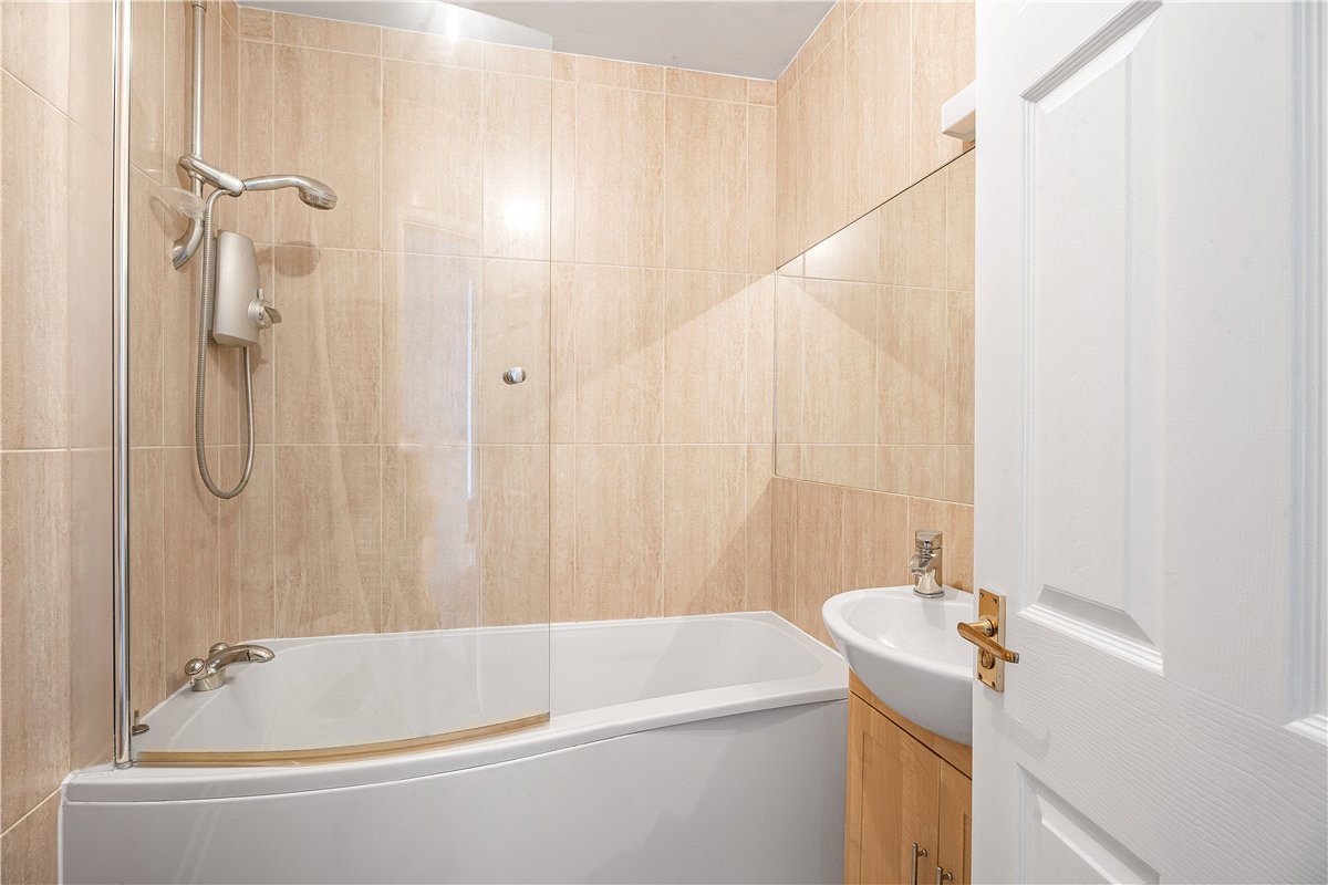 4 bedroom bungalow, South Street, Wendover HP22 - Available