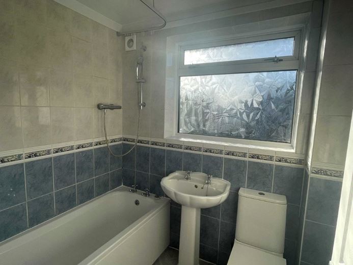 3 bedroom house, Penfold Way, Morton DE55 - Available