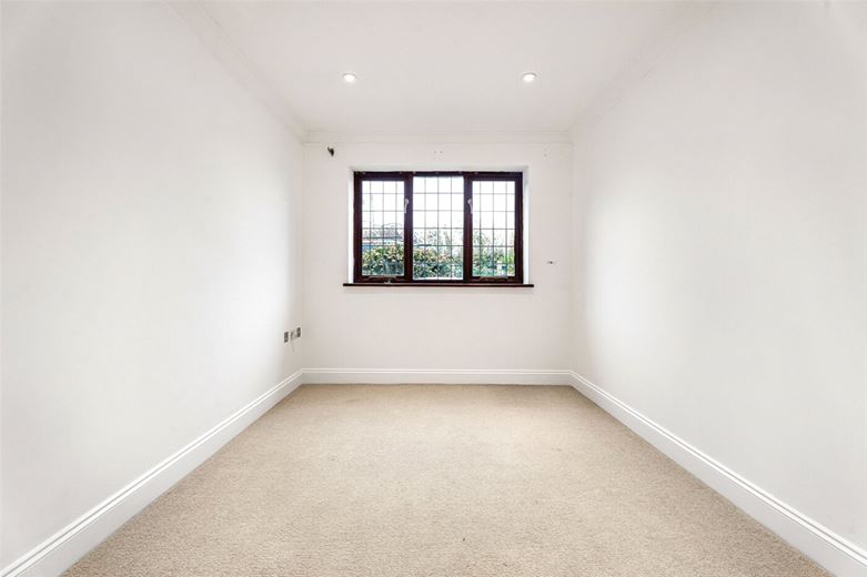 4 bedroom , Nash Lee Lane, Wendover HP22 - Available