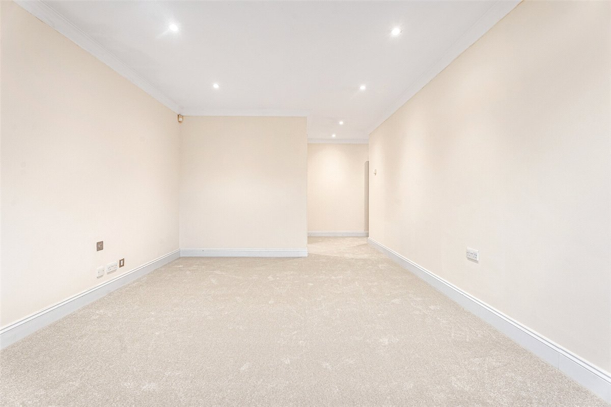 4 bedroom , Nash Lee Lane, Wendover HP22 - Available