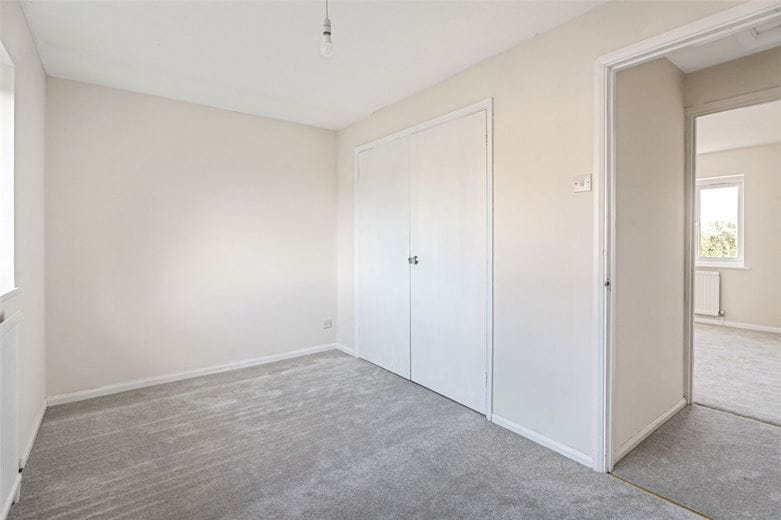 4 bedroom house, Grange Close, Twyford MK18 - Available