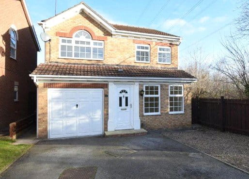 4 bedroom house, Sherbourne Avenue, Bramley S66 - Available