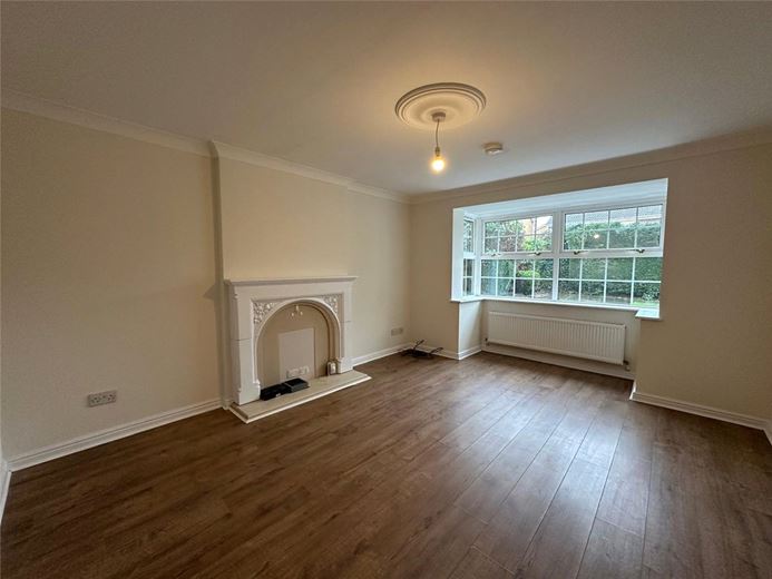 4 bedroom house, Sherbourne Avenue, Bramley S66 - Available