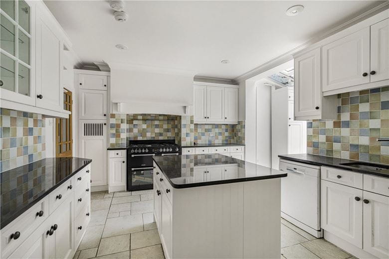 5 bedroom house, Ellesborough Road, Wendover HP22 - Let Agreed