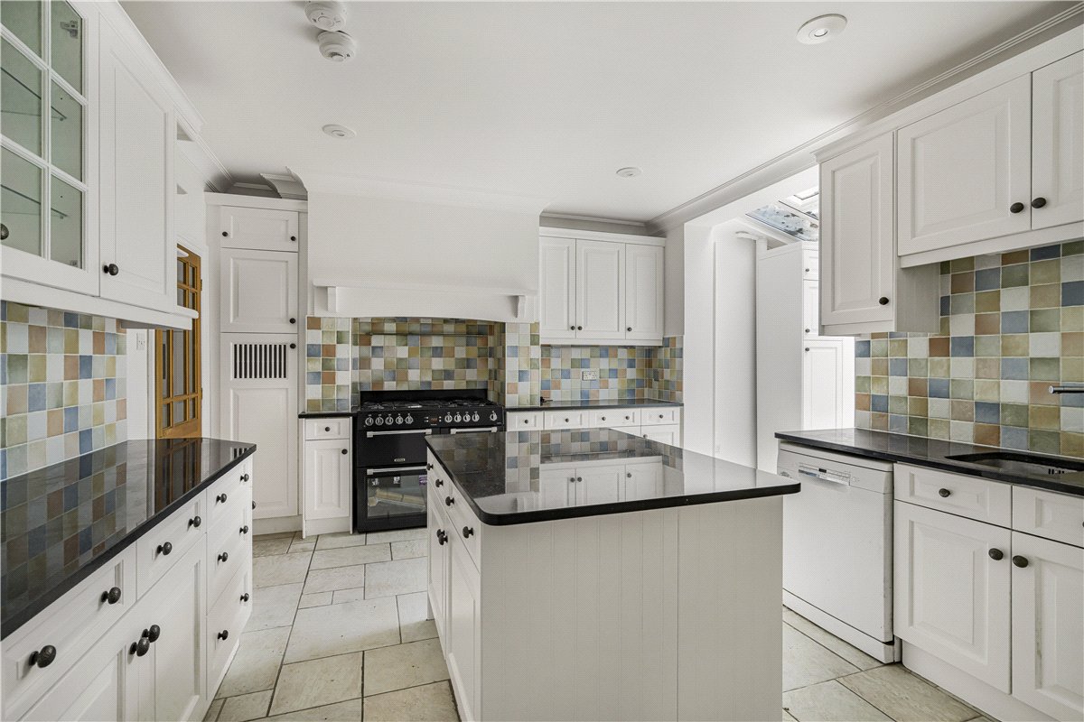 5 bedroom house, Ellesborough Road, Wendover HP22 - Let Agreed